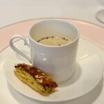 北島亭 - 2025.3.  マッシュルームスープ & セロリ・パルメザンチーズ・アーモンドのパイ