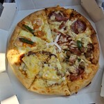 ピザハット - 料理写真:こだわり食材のシェブスM(1300円)です。