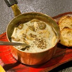 鉄板genten - きのこのソテーゴルゴンゾーラソースバケット添え