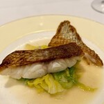 2025.3.  鹿児島県産 真鯛のポワレ 春キャベツ添え ジュのソース