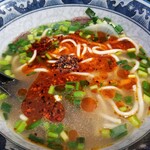 蘭州拉麺店 火焔山 - 追いラー油。