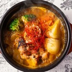 花樹Tokyo - 野菜とチキンのカレー　具材たっぷりで美味しい