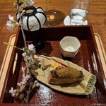東山 吉寿 - 八寸　桜、桜鱒蕗味噌と、花見串(海老、玉子、鮑)、こごみ、そら豆