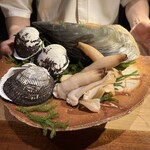 東山 吉寿 - 赤貝、ミル貝、