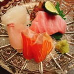 お料理 うち山 - 刺盛り５種（唐津玄海サーモン、大トロ、金目鯛、サワラ、水イカ）