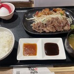 鉄板焼天神ホルモン 博多駅店 - 