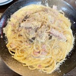 アル ガンベリーノ - 普通盛りでもボリュームたっぷりカルボナーラ
