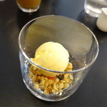 アデニア - デザートはバニラアイス！