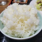 めんどり屋 - ご飯は、無料で大盛りに出来るみたいだけど、1、5倍のご飯の量にして貰いました。