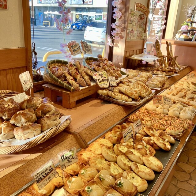 団地入口：パンのマイ、コンプリート♪』by まめぞう : ベーカリー
