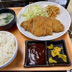 とすのとんかつ きむら - 料理写真:Ｂとんかつ定食 1260円
(ロース肉 脂あり150g)