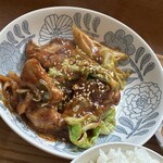 ごはんcafe あむっと - 春キャベツと鶏のニンニク味噌炒め