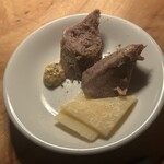 カルネジーオ イースト - 