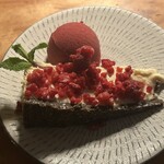 カルネジーオ イースト - 