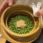 眞善美 - うすい豆と干し貝柱の土鍋ご飯