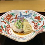 眞善美 - レアに火入れした甘鯛　クラゲ　黄韮　葱　筍　