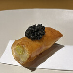 眞善美 - 北海道　ホワイトアスパラガスの春巻き　胡麻油とマリネしたキャビア