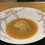 眞善美 - モウカザメの鱶鰭　鶏のスープを煮詰めたソース
