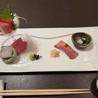 人形町今半 名古屋ミッドランドスクエア店 - お造り　海鮮ニ種とローストビーフ握り寿司