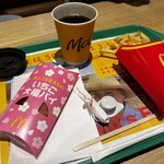 マクドナルド - 料理写真:春っぽいパイ