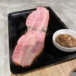 吉祥寺 井の頭テラス HONOO - 原木ベーコン鉄板ステーキ。美味し。