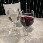 吉祥寺 井の頭テラス HONOO - 赤ワインと白ワイン。美味し。