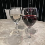 吉祥寺 井の頭テラス HONOO - 赤ワインと白ワイン。美味し。