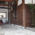 くらそば幸道 - 入口です。向こうで蕎麦打ちされてますよ。