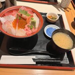 横濱屋本舗食堂 - 海鮮丼♡