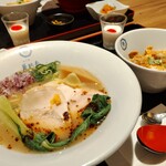 博多鶏ソバ 華味鳥 - 