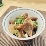 北新地 とん汁家 - スジ煮込み