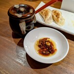 なかよし餃子エリザベス - 自家製辣油