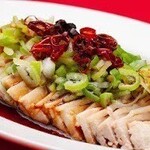 蒸し鶏ネギ油かけ