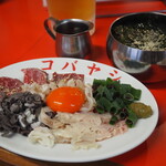豚足ホルモン 小林商店 - 生ホルモンユッケ
