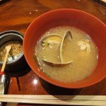 鮨 土方 - 味噌汁のアサリは身がパンパンで大きい