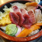 すし処ひしの木 - 4種丼（お刺身のネタは6種ww）