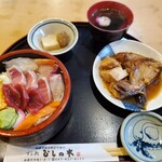 すし処ひしの木 - 本日の煮魚と4種丼（1,500円税込）