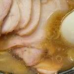 家系総本山 吉村家 - 綺麗なスープ