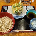 十割そば なごみ奈 - かき揚げセット。更科そば