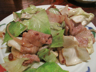 Makanaidokorokaede - 豚バラとキャベツのもろみ炒め。
                        もろみ味噌って、キュウリにつけて食べる位しか知らなかったなぁ。
                        