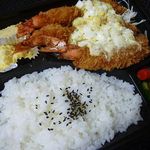 海老フライ弁当 900円