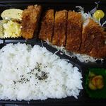 とんかつ弁当 800円