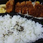 とんかつ弁当 800円