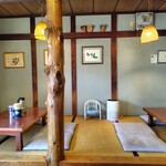 関所食堂 - 店内小上がり