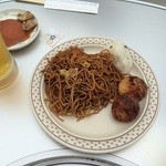 ホテル白鳥 - 取ってきた焼きそばとか