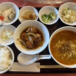 中国飯店 -    ランチ（酢豚 ＋ 坦々麺 ＋ 杏仁豆腐）