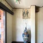 中国飯店 - 壺とポスター