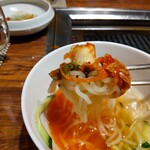 焼肉USON - USON冷麺、キムチのせ
