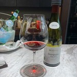 ON the TABLE CHINESE - 