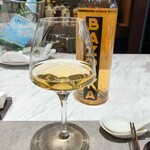 ON the TABLE CHINESE - 